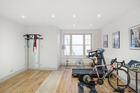 69 Wandsworth Bridge Road, London, SW6 2TB