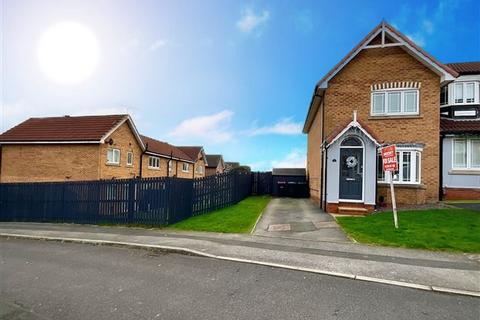 2 bedroom townhouse for sale, High Hazel Court, Treeton, Rotherham, S60 5TW