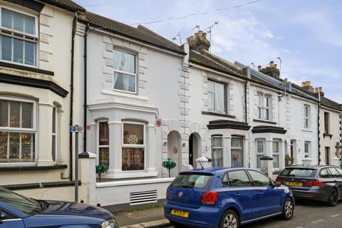 2 bedroom terraced house for sale, Gordon Road, Gillingham, Kent, ME7