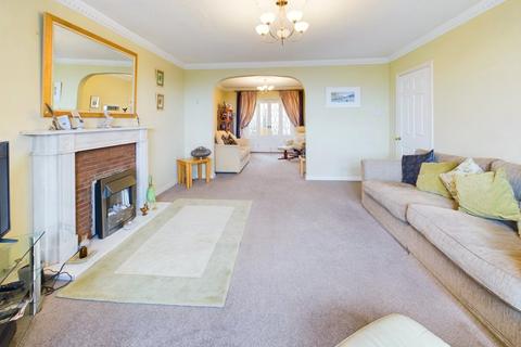 3 bedroom end of terrace house for sale, The Beach, North Somerset BS21