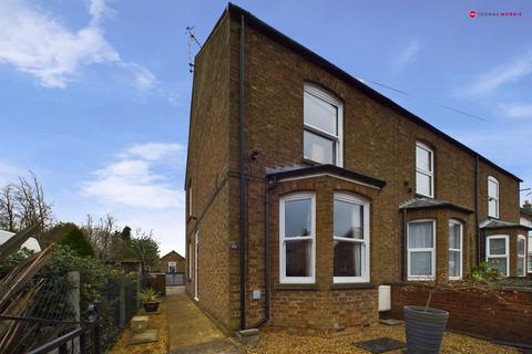 3 bedroom end of terrace house for sale, Whytefield Road, Huntingdon PE26