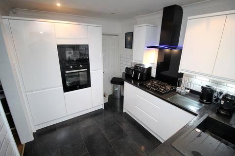 55 Howden Avenue, Skellow, Doncaster, DN6 8LJ