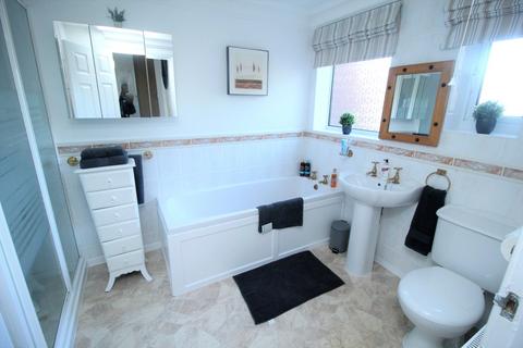 3 bedroom semi-detached house for sale, Marlborough Avenue, South Yorkshire DN5