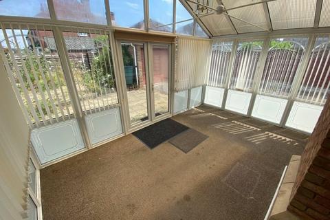 3 bedroom bungalow for sale, Badgers Holt, Doncaster DN3