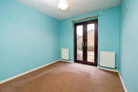 2 bedroom bungalow for sale, Woburn Avenue, Lincolnshire LN1