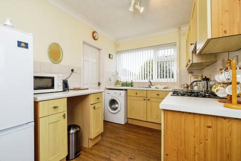 2 bedroom bungalow for sale, St. Hughs Drive, Lincoln LN6