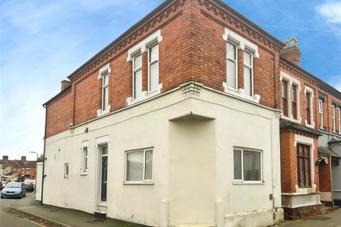 4 bedroom end of terrace house for sale, Russell Street, Leicestershire LE11