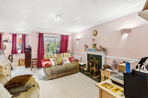 3 bedroom house for sale, Heather Walk, Horley RH6