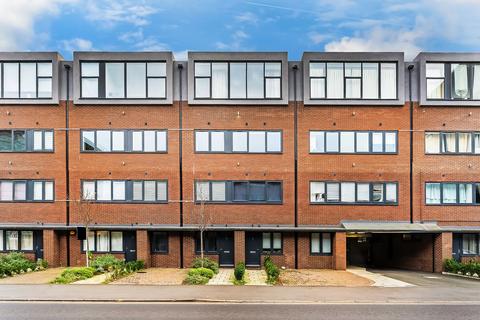 2 bedroom apartment for sale, Chertsey Road, Woking GU21