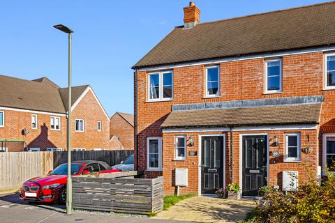 2 bedroom house for sale, Campbell Grove, Horley RH6