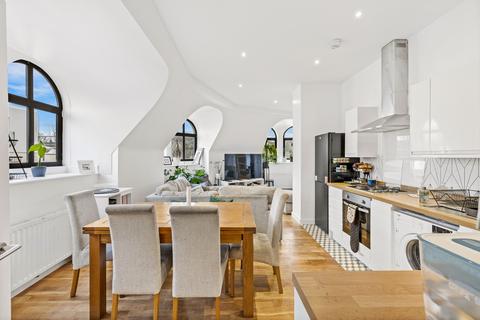 undefined, Whyteleafe Hill, Whyteleafe CR3