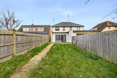 2 bedroom house for sale, Tushmore Avenue, Crawley RH10