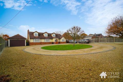 4 bedroom detached house for sale, Thorrington, Colchester