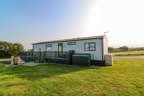 2 bedroom lodge for sale, NEWQUAY TR8