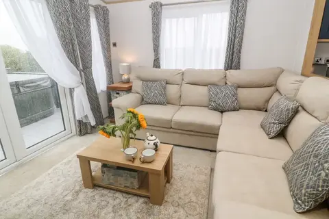 2 bedroom lodge for sale, NEWQUAY TR8