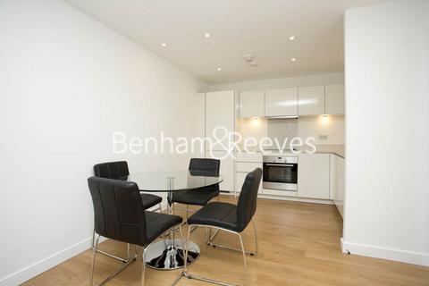 2 bedroom apartment to rent, Seven Sea Gardens,  Canary Wharf E3