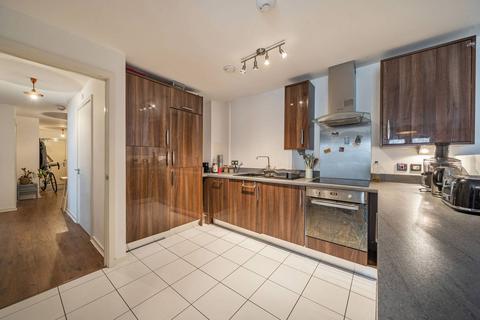 3 bedroom flat for sale, 61 Cardigan Road, London E3