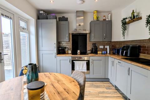 6 Broyd Avenue, Halstead, CO9 1FS