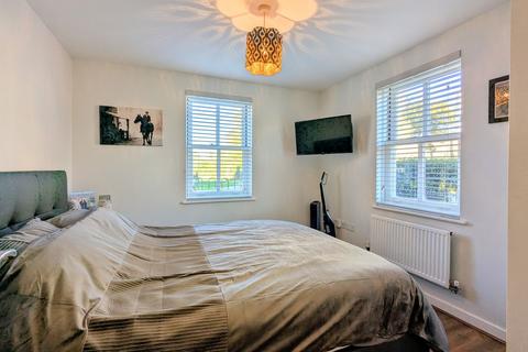 2 bedroom flat for sale, Bovingdon Road, Braintree CM7