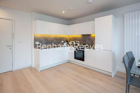 1 bedroom apartment to rent, John Cabot House,  Clippers Street E16