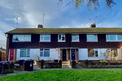 3 bedroom house to rent, Cedar Avenue, Worthing