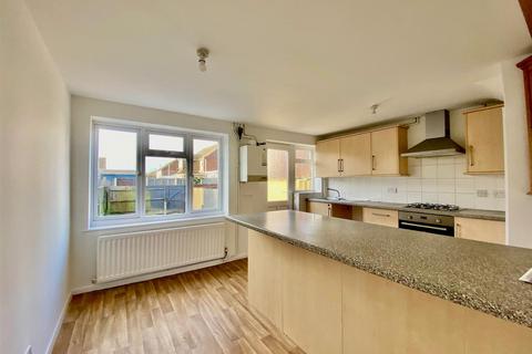 3 bedroom house to rent, Cedar Avenue, Worthing