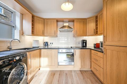 2 bedroom flat for sale, Brook Square, London