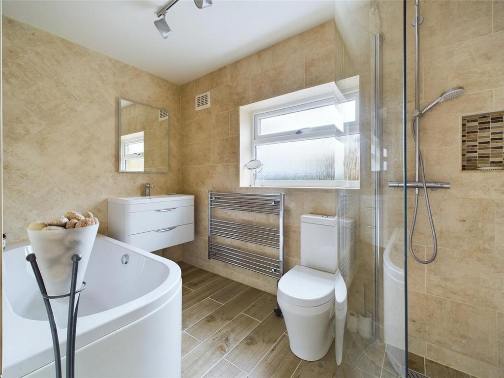 En Suite Bathroom