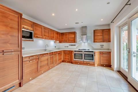 5 bedroom end of terrace house for sale, Swan Place, Westerham, Kent