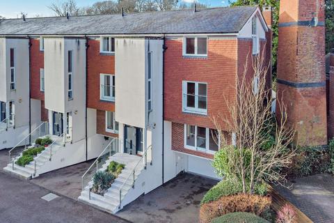 5 bedroom end of terrace house for sale, Swan Place, Westerham, Kent