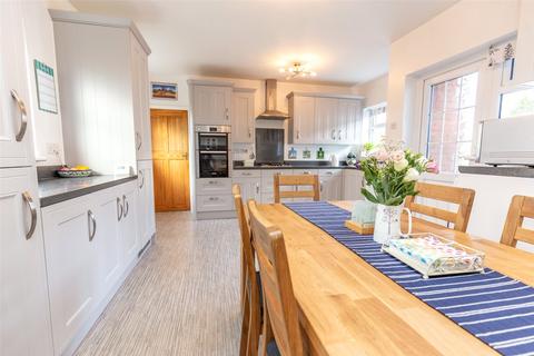 4 bedroom bungalow for sale, Charlton Lane, Bristol, BS10