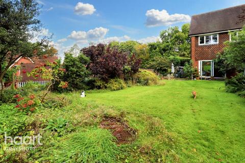 3 bedroom semi-detached house for sale, Moorlands Close, Hindhead