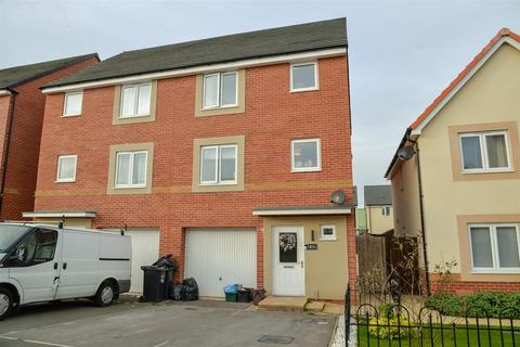 4 bedroom townhouse for sale, Coral Avenue, Bridgwater TA6