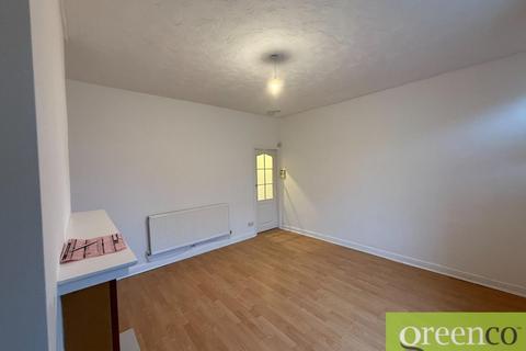 2 bedroom terraced house to rent, Hilton Lane, Salford M28