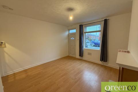 2 bedroom terraced house to rent, Hilton Lane, Salford M28