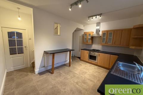 2 bedroom terraced house to rent, Hilton Lane, Salford M28