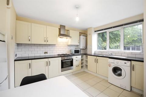 3 bedroom flat to rent, Windmill Lane London E15