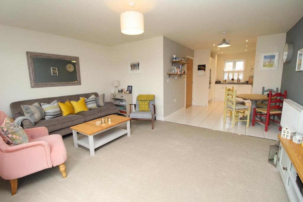 Open plan kitchen/dining/living area