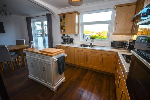 3 bedroom semi-detached house for sale, Tracey Avenue, West Boldon