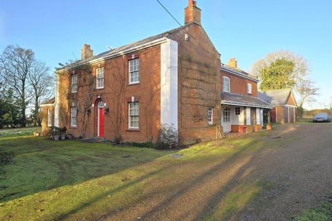 5 bedroom detached house for sale, Dereham Road, Ovington