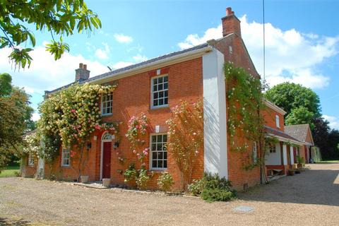 5 bedroom detached house for sale, Dereham Road, Ovington