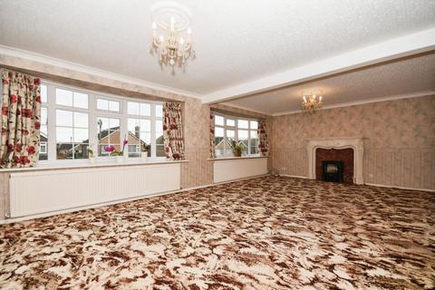 3 bedroom detached house for sale, Thornbridge Crescent, Chesterfield, S40 2JH