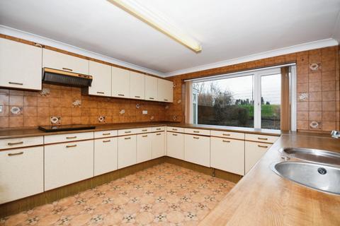 3 bedroom detached house for sale, Thornbridge Crescent, Chesterfield, S40 2JH