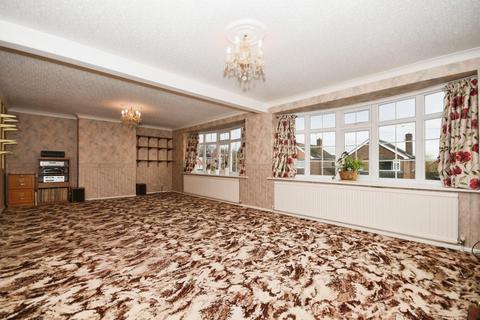 3 bedroom detached house for sale, Thornbridge Crescent, Chesterfield, S40 2JH