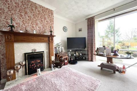 3 bedroom semi-detached house for sale, Masefield Avenue, Leicester LE19