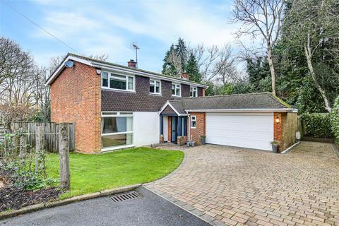 4 bedroom detached house for sale, Rag Hill Close, Tatsfield TN16