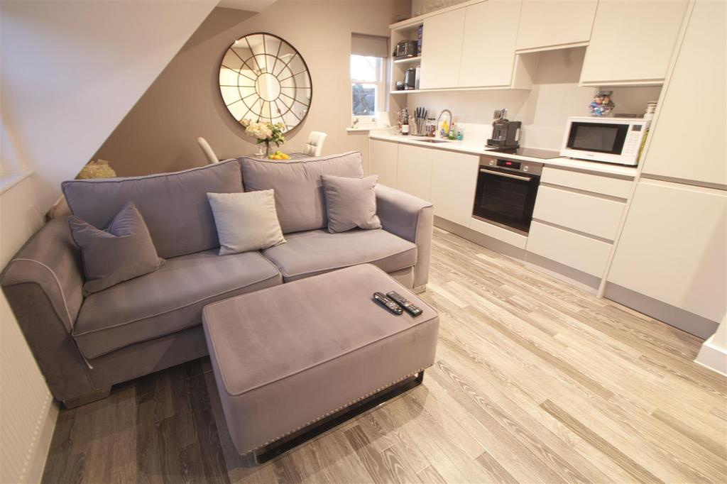 LOUNGE111.jpg