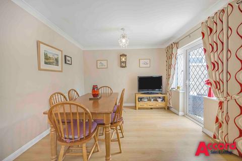 3 bedroom semi-detached house for sale, Larchwood Avenue, Romford, RM5