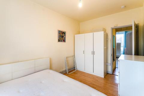 3 bedroom flat to rent, Orb Street Walworth SE17