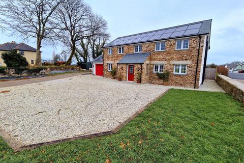 4 bedroom detached house for sale, Trafalgar Close, Lewdown, Okehampton